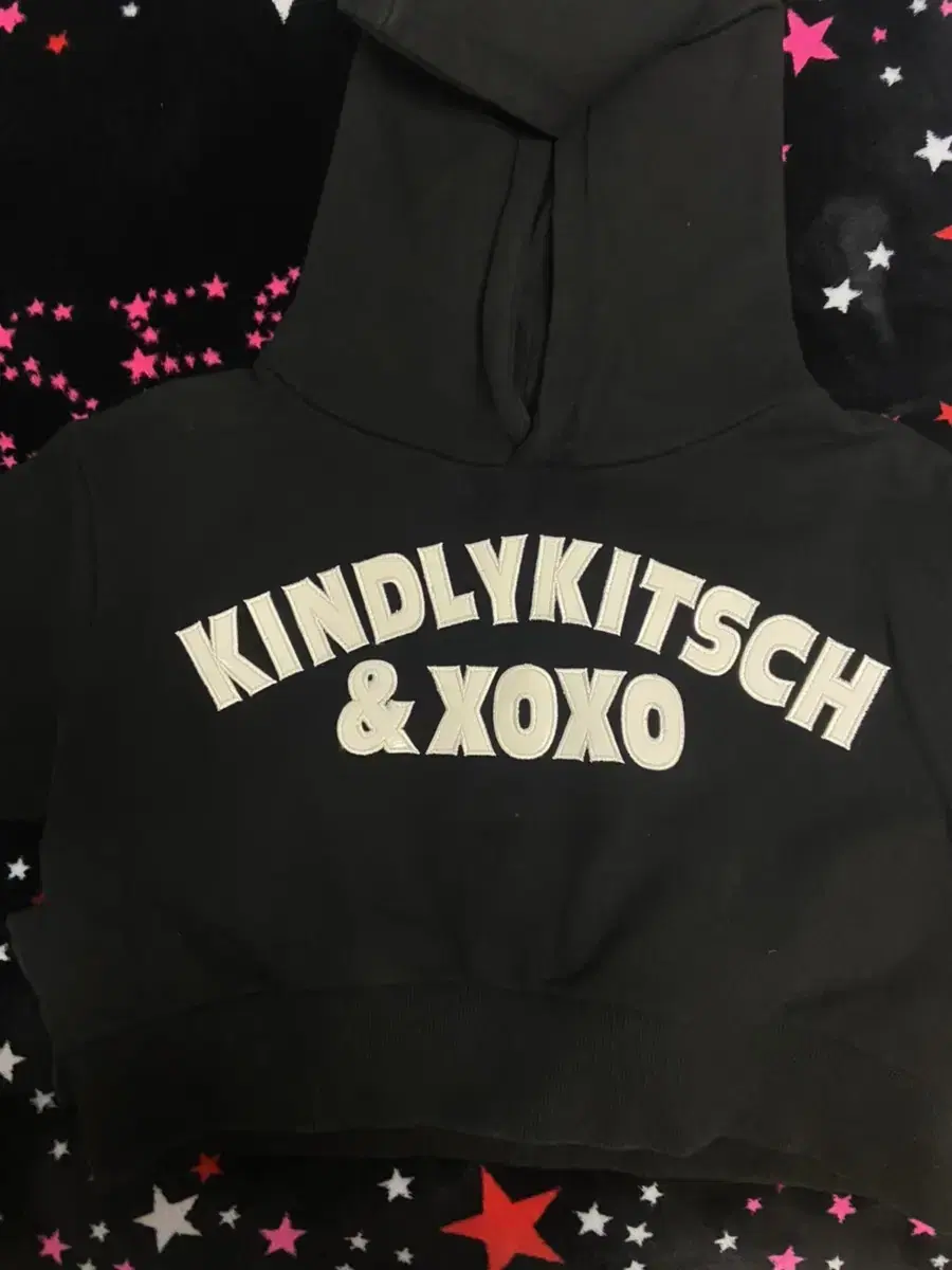 Kindly Kitsch & xoxo 크롭 후드